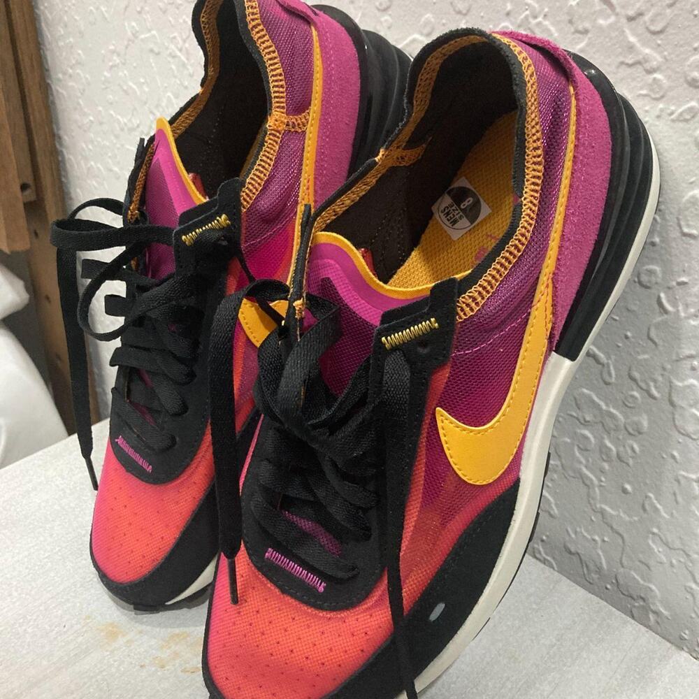Nike waffle one active fuchsia